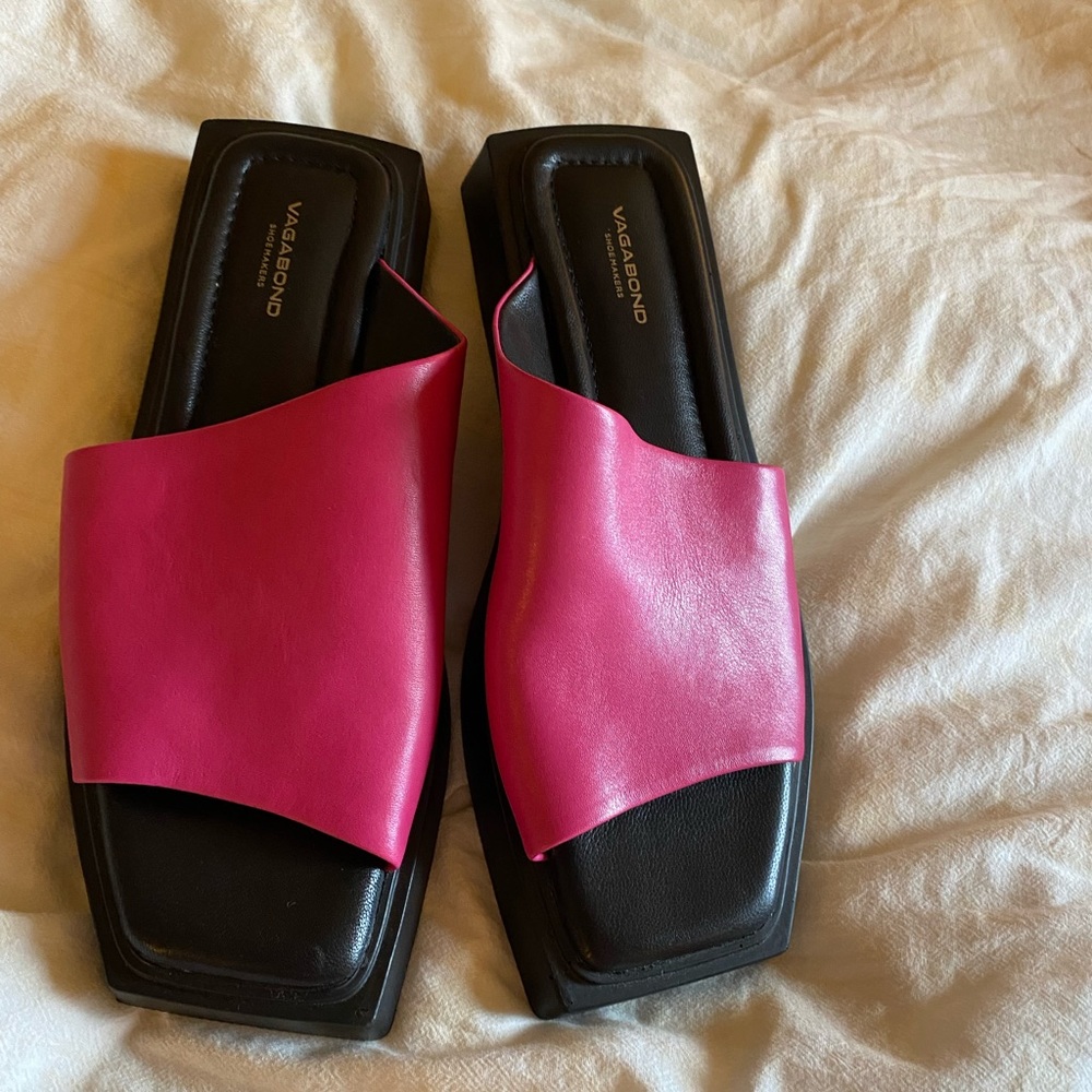 Vagabond footwear never worn slide sandals